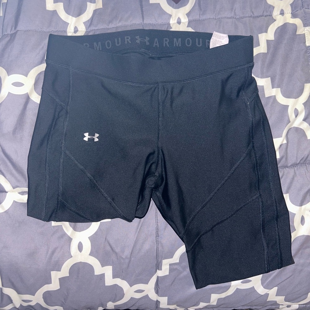 Under Armour Women's Black Crop Leggings